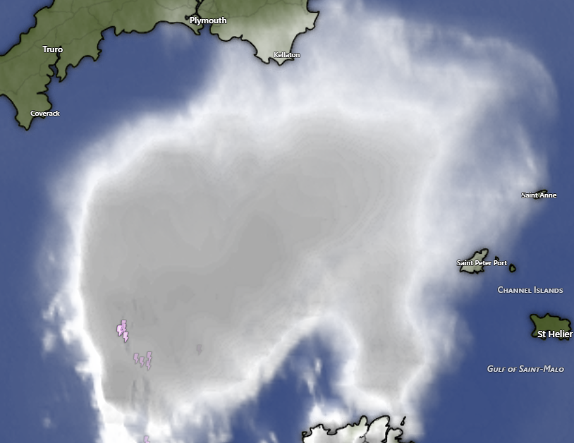 warrenAdrake's tweet photo. Keeping one eye on developments down south. Could spark off one or two storms, given the heat from inland. https://t.co/An1geMeP9J