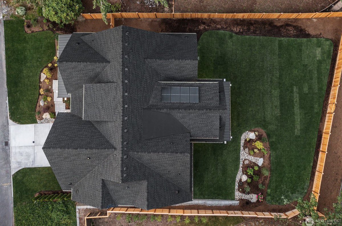 aris360llc's tweet photo. ✨ Just Closed in Redmond’s Education Hill ✨
This beautiful transitional home by MN Custom Homes features luxury living, smart green upgrades, and an unbeatable cul-de-sac location 🏡🌿
Looking for your dream home in the PNW? Let’s connect 🔑
MLS: 2511582
Seth Raddue 
(206)240-8514
#108905