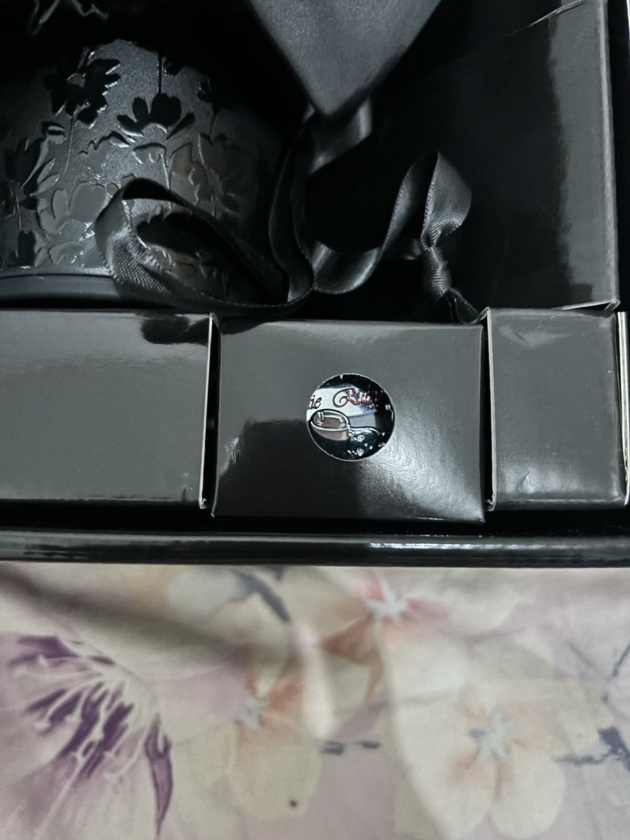 lendeickamar's tweet photo. WTS STANLEY X JENNIE

2.5 bisa nego
BRAND NEW

📍Jakarta https://t.co/xCIaFSGjMI
