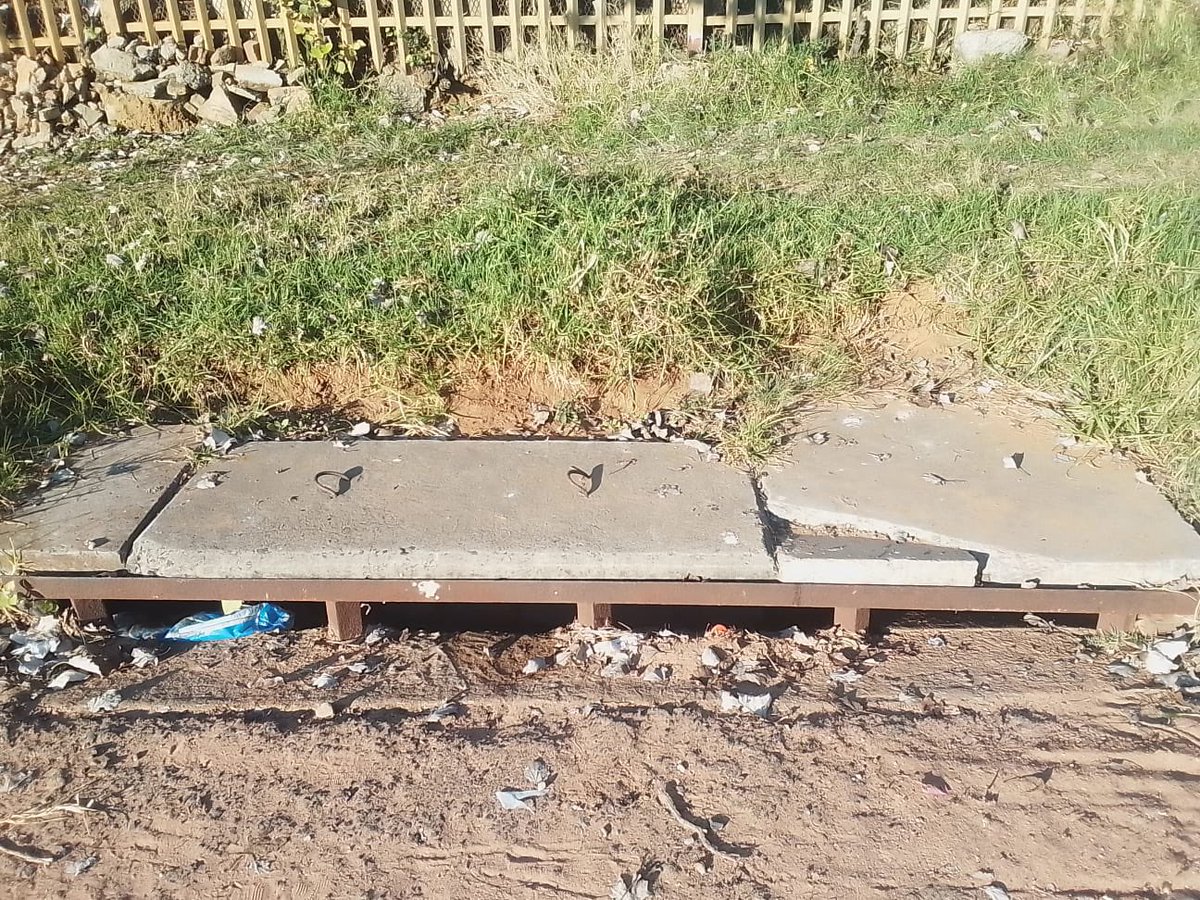 Flora_Monama01's tweet photo. Still in ward 103 stormwater catchpits were cleaned and unblocked.

@CityTshwane https://t.co/dEDdFXEs25