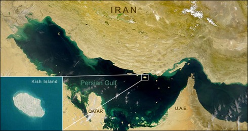 shacharlotan's tweet photo. English Version:

🧵In September 1995, dozens of upper-middle-class Iranians boarded a domestic flight from Tehran.
They packed swimsuits, readied the Rials in their wallets for some shopping, and imagined a chill weekend of lounging and sunbathing in the "Las Vegas of Iran."
A few hours later, they found themselves surrounded by IDF soldiers at the Ovda base in the Negev.

So this time we will tell the story of Kish Island, an island (literally) of hedonism and capitalism that hid on the fringes of the Islamic Republic as a "pressure release valve," and for various reasons, its history became intertwined with the frontline of Iran's conflict with Israel and the US.

In terms of ancient history, the island, situated in the Persian Gulf (Arabian, if you're one of those), was a trading post at least since the ancient kingdoms of Assyria and Media, and also appears in the descriptions of Alexander the Great's conquests onwards.

In the two thousand years since, it was known mostly as a source of pearls (similar to many other islands in the Gulf), but everything changed when in the 1970s the Iranian Shah wanted to build, using oil money, a glittering Riviera for the world's wealthy, as part of modernization and secularization efforts.

He poured millions there, built a giant casino, and runways long enough to accommodate Concorde jets straight from Paris.
The "refinement" of Las Vegas meets the wealth of the Persian Gulf (long before Dubai).

And then came the 1979 revolution. The Shah fled, the Ayatollahs took over, alcohol was banned, the casino was abandoned. But the potential remained.

The Iranian regime understood something very deep about mass psychology: a totalitarian dictatorship cannot choke its citizens 100% of the time, and certainly not the elites. It must have a pressure valve.

Thus, Kish was reborn as a "special economic zone," with duty-free exemptions and no visa requirements. A parallel universe to which Iran's elite and upper-middle class fled to taste a bit of "normalcy."

Luxury malls, jet skis, and a hijab that gradually loosens the closer one gets to the beach, even if those are still gender-segregated. A small, temporary golden cage.

And here we arrive at that "Kish Air" flight in '95.
During the flight, an Iranian flight attendant named Reza Jabbari pulled out a gun and took over the cockpit.

He diverted the plane westward and demanded political asylum in Europe, but to his great misfortune, he didn't take into account that the Boeing 707 didn't have enough fuel to get there. A problem. 
And when Jordan and Saudi Arabia refused landing, the problem worsened.

Left with no choice, he continued to Israel.
Then-Prime Minister Yitzhak Rabin had to decide quickly whether to shoot down the passenger plane or watch it crash in/near Israel out of a lack of fuel—and decided to authorize its landing in our territory, but at the Ovda base in the Negev rather than at Ben Gurion Airport.

Thus, about 200 stunned Iranians found themselves surrounded by IDF soldiers, who treated them nicely overall.

In the anecdotes corner, the late Batya Arad, Ron's mother, was invited to speak with the passengers, and sent back stickers regarding her son with them.

Jabbari the hijacker was not returned but was tried in Israel according to international law, served a few years in prison, and ultimately converted to Judaism and moved to live in Eilat!

I recall an article about him from a few years ago, but I couldn't find evidence of whether he is still alive today.

And a quick jump to our days. 
After the sanctions crushed the tourism industry in Iran, it seems that the wars of 2025/6 finally wiped out the Kish bubble.
The island that was a symbol of escaping reality became its nerve center, when, as part of the blockade on Hormuz, a container ship took a direct hit about 25 nautical miles off the shores of Kish a month ago.

So there are no special military targets on the island, but the luxury resorts have become mere observation points over a blocked traffic route.

In conclusion, Kish is a good metaphor for the entire Iranian tragedy.
You can try to engineer an artificial quiet, but over time, there is no pressure valve that will stop an inevitable explosion.

You are welcome to elaborate and share :)
And until next time,