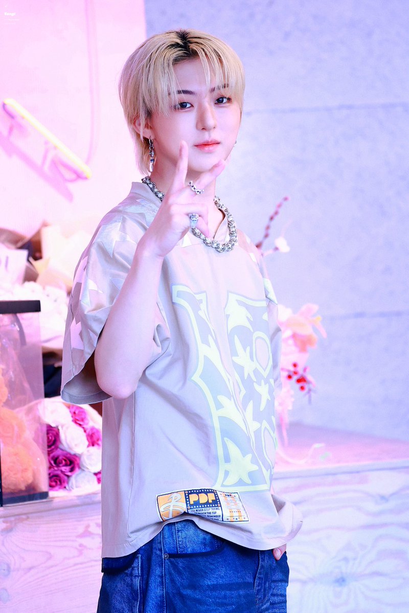 통이^ tweet media