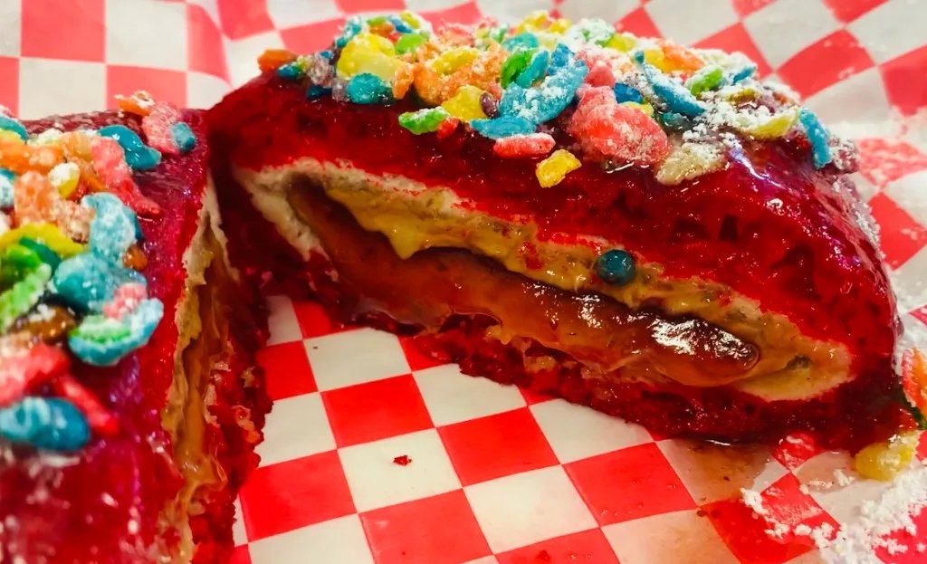 Devourlick's tweet photo. @mariapla_ For daily food 100%.  The US has a special culture of insanely bad food at county fairs. They're terrible, and absolutely fun to eat for that special event.  Getting these is half the fun. https://t.co/GIOzs5PaAK