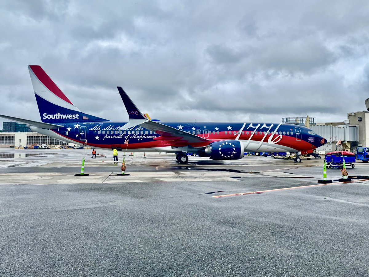 Reagan Airport tweet media