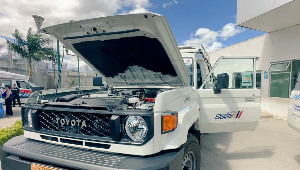 Salud_Loja's tweet photo. Los nuevos vehículos refrigerados tienen capacidad para transportar 396 litros de vacunas y mantenerlas entre 2 y 8 °C durante todo el recorrido 🚚💉, garantizando seguridad y calidad hasta las comunidades más alejadas de #Loja. #ElNuevoEcuador https://t.co/15XPaNHkT3