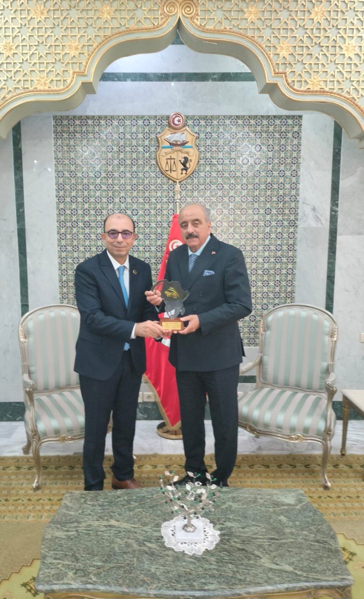 TapNewsAgency's tweet photo. #Tunisia: FM Mohamed Ali Nafti met #TABC President Anis Jaziri, who presented outcomes of #FITA2026 (#Tunis, April 28–29), with the FM praising its results &amp; reaffirming country’s commitment to strengthening economic diplomacy &amp; expanding its presence in #African markets. #TAP_En https://t.co/rea2dxe8Sy