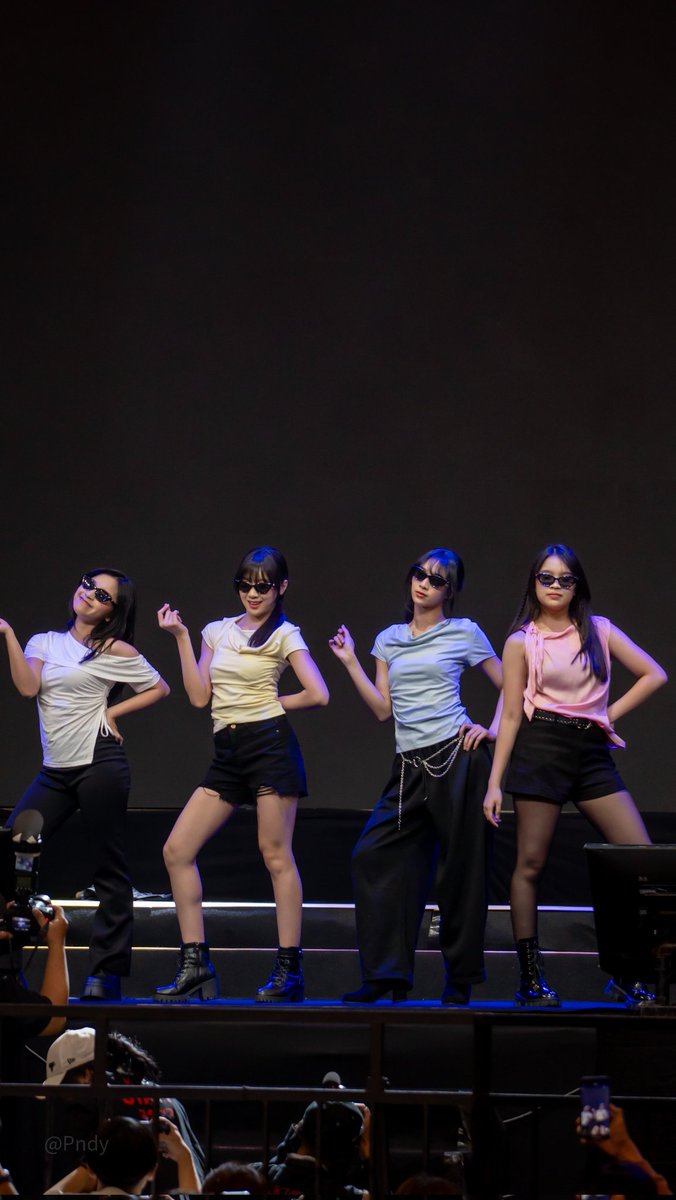 pndya_ysf's tweet photo. @N_IntanJKT48 @JE_JemimaJKT48 @Giaa_JKT48 @Auwia_JKT48 - JKT48 Personal Meet and Greet Festival: LOVE DREAM PASSION https://t.co/cho08u2GyJ
