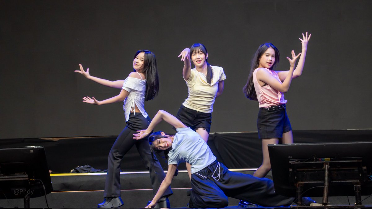 pndya_ysf's tweet photo. @N_IntanJKT48 @JE_JemimaJKT48 @Giaa_JKT48 @Auwia_JKT48 - JKT48 Personal Meet and Greet Festival: LOVE DREAM PASSION https://t.co/cho08u2GyJ