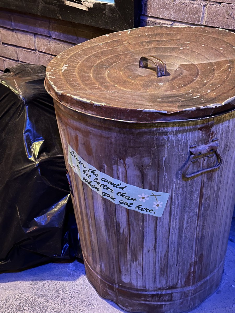 TheHorizoneer's tweet photo. Very sweet tribute to one of Jim Henson’s best quotes in the queue for Rock ‘n’ Roller Coaster Starring The Muppets! https://t.co/xEMwJfjtRK
