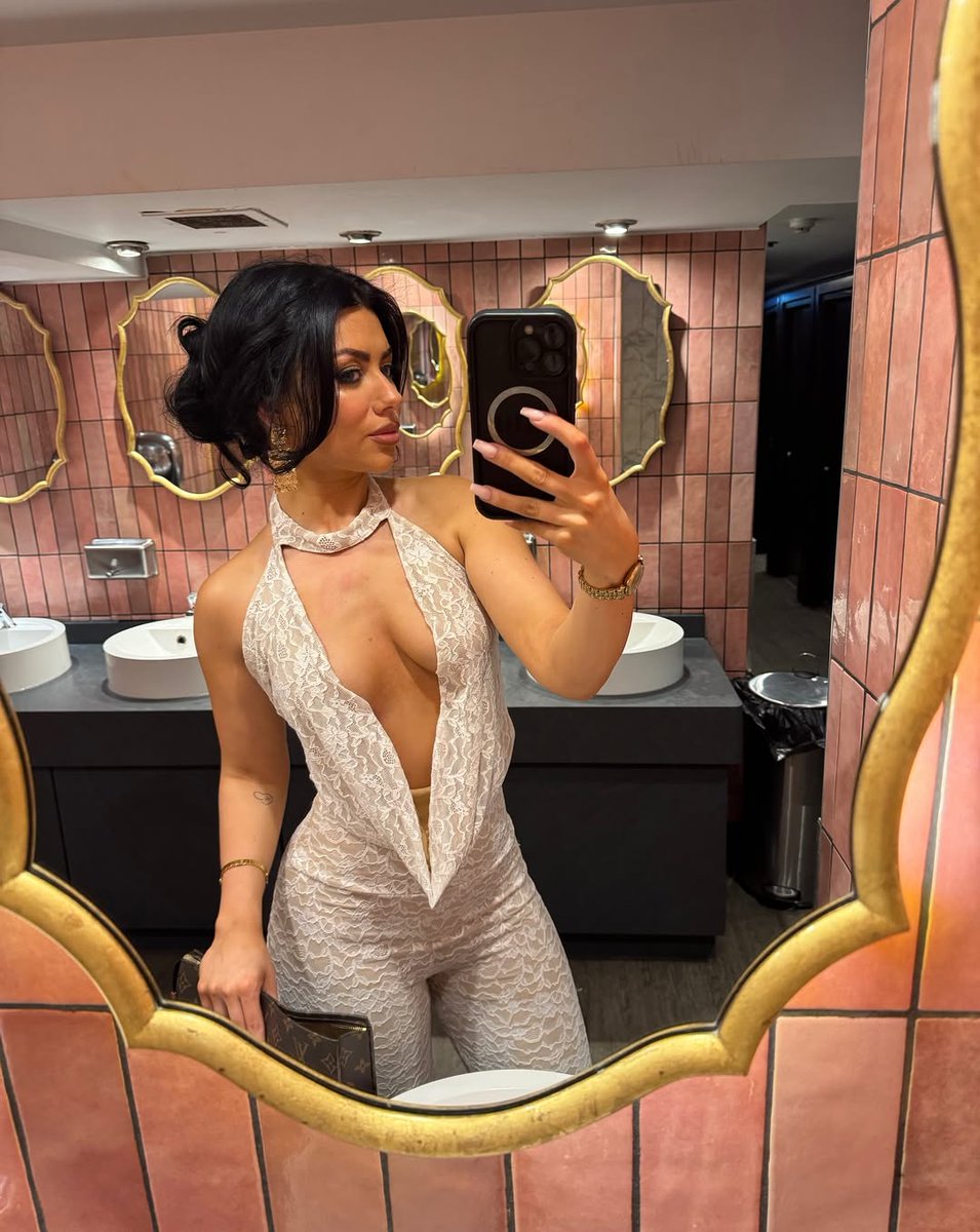UK Top Babes tweet media