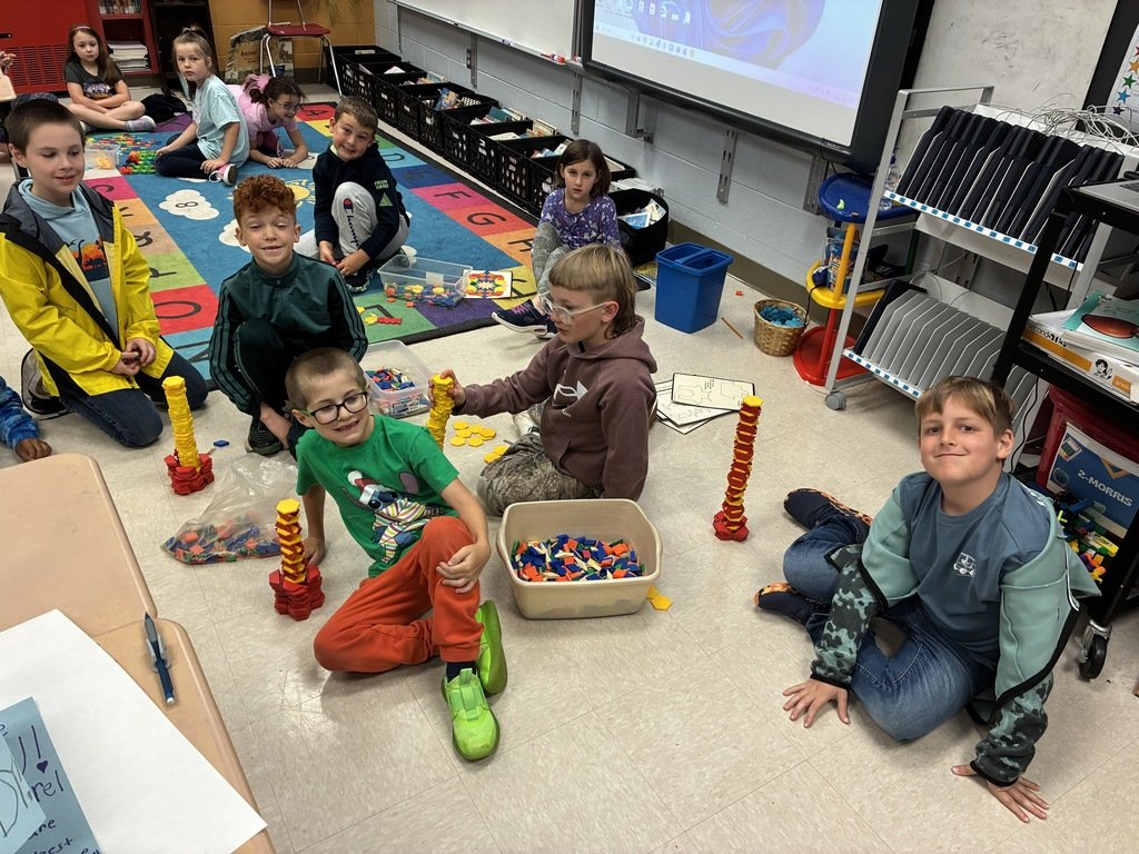 weisereast's tweet photo. Last week, Mr. Morris's students had some time in their class to explore and play with their brain bins and have creative time during morning work. #WeAreWeiser https://t.co/ijuyjmDwpb
