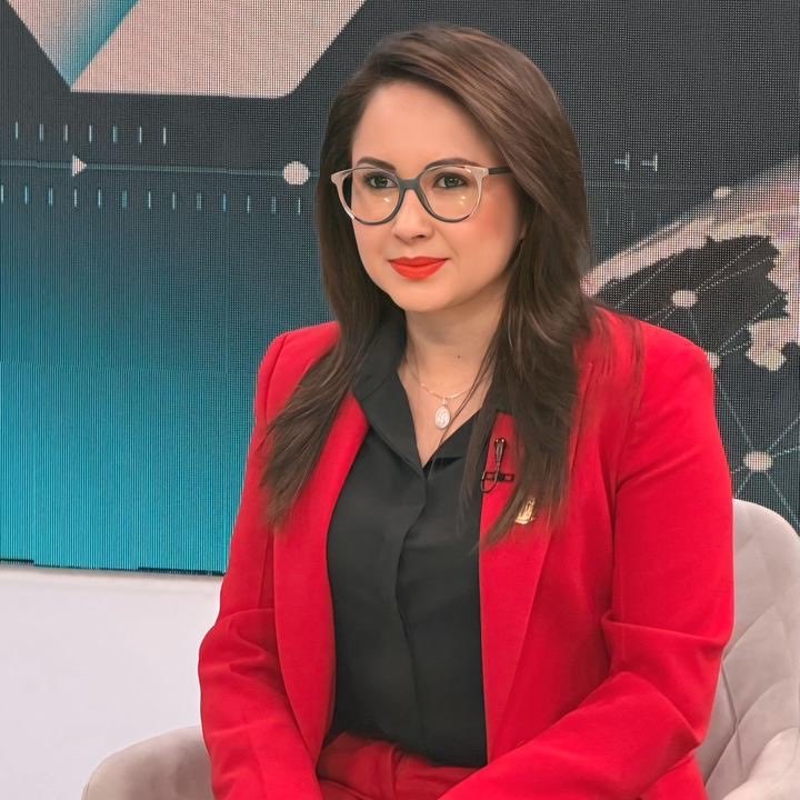MinGobiernoEc's tweet photo. En @EcuadorTV, la ministra @natalymorillos, en el marco del Informe a la Nación realizado por el presidente @DanielNoboaOk, resaltó que la lucha contra el crimen organizado transnacional no se detiene y en esta línea se fortalece la cooperación internacional. https://t.co/f7ej4aTXpi