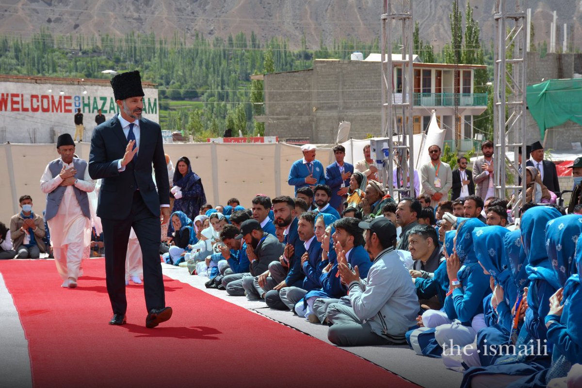 TheIsmaili's tweet photo. Yesterday morning, Mawlana Hazar Imam presided over a didar in Taus, a village in the Ghizer district of Gilgit-Baltistan. 

Hazar Imam was welcomed upon his arrival by Sartaj Wali, President of the Ismaili Council for Gupis Yasin.

Read more: https://t.co/6cmznC2mi6 https://t.co/BqOENSxHh4