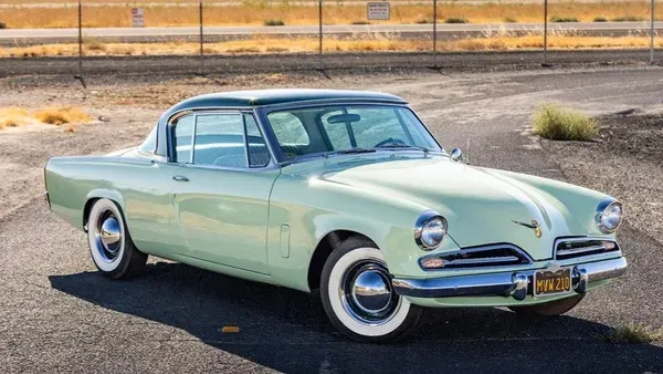 ELpollacko's tweet photo. @OwenKemeys There was a time when genuine artists pushed the design envelope. Real world aerodynamics, safety, economy and performance. 

But Big G said naw. https://t.co/Vq1Mp7WjGf