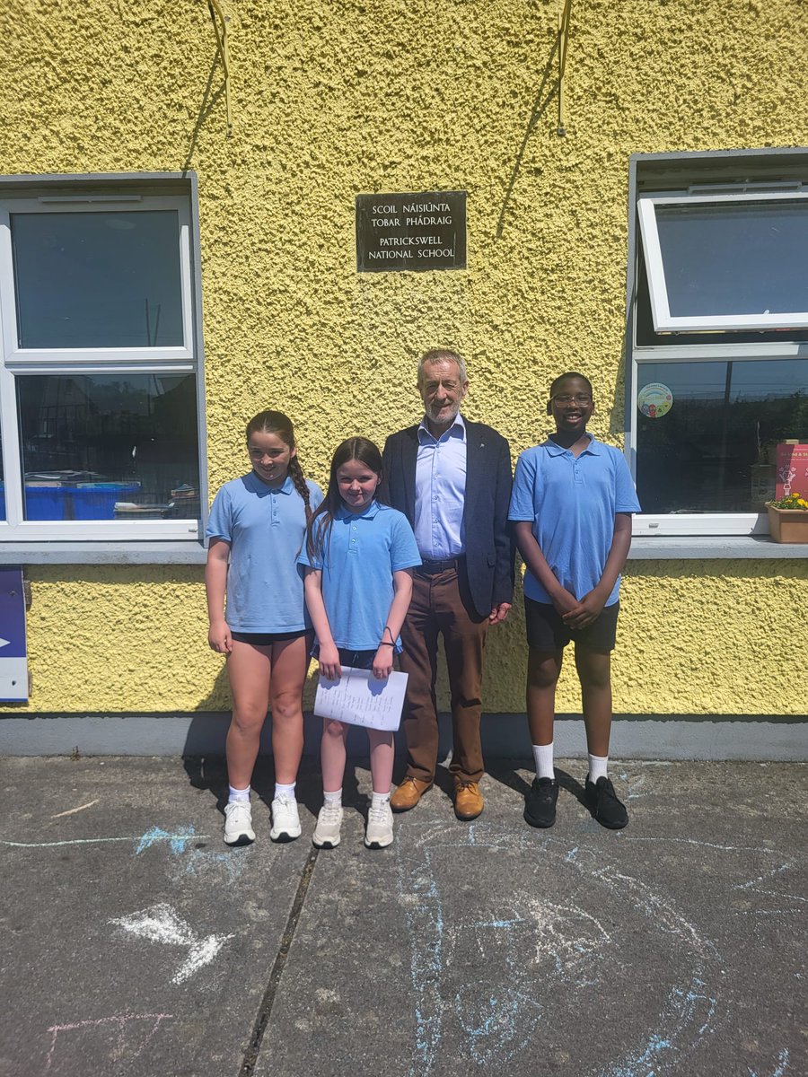 PatrickswellNS's tweet photo. Huge thanks to @seankellymep for a very informative Blue Star visit to 4th and 5th class today. Everyone enjoyed hearing all about life as a MEP. The student council officers were also delighted to meet him. @emireland @bluestarprog https://t.co/EHZTSURiEc