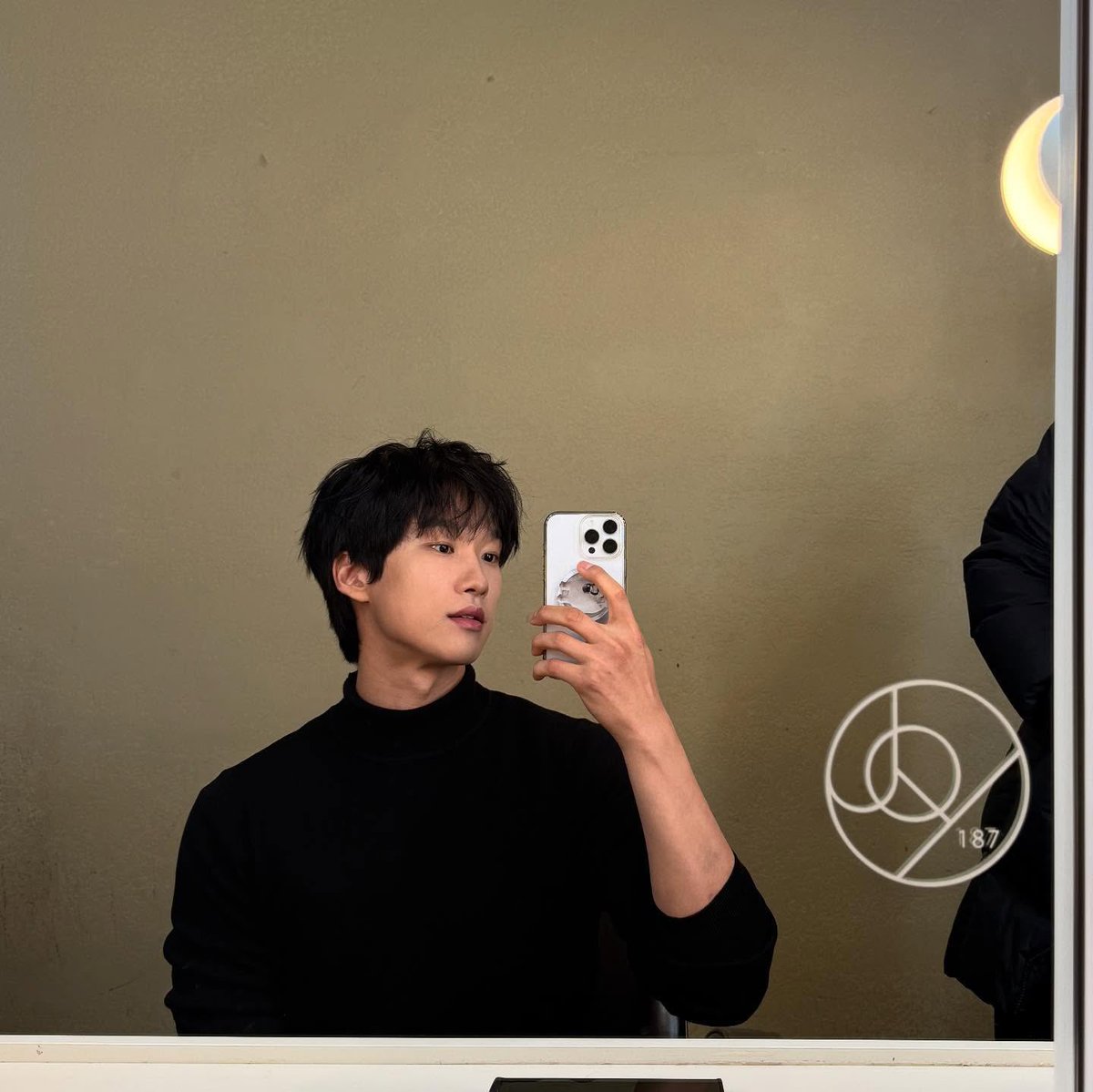 sangjuni33's tweet photo. 이왕 이렇게 취랄이 계속된다면 계속계속 우리
상준이도 리액션 찍어주길
매운맛승우 차승우하사
이상준 배우 많관부 ♡ https://t.co/ZdXvnYb5IZ