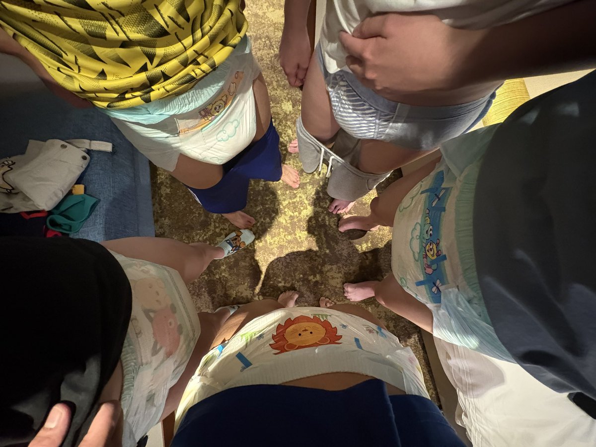 diaperdongtpe's tweet photo. Goodnight!!

With @tbkiddoboy @lljjlh @Alexanderabdl @CodyBoyDDD 

#尿布 #ABDL https://t.co/1ImifXbIJ6
