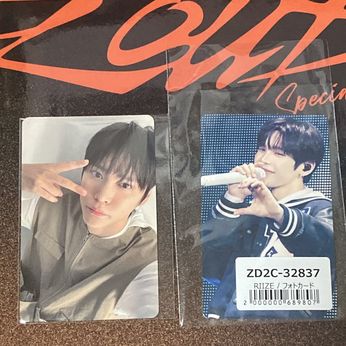 _sun_186_'s tweet photo. RIIZE RIIZINGLOUD東京ドーム
ユニバ限定版トレカ 交換

譲▷ ユニバ特典:ショウタロウ
　　　封入:            ウンソク

求▷同種ソンチャン

郵送での交換希望です📮

#RIIZE交換 https://t.co/EXVCeyokUw