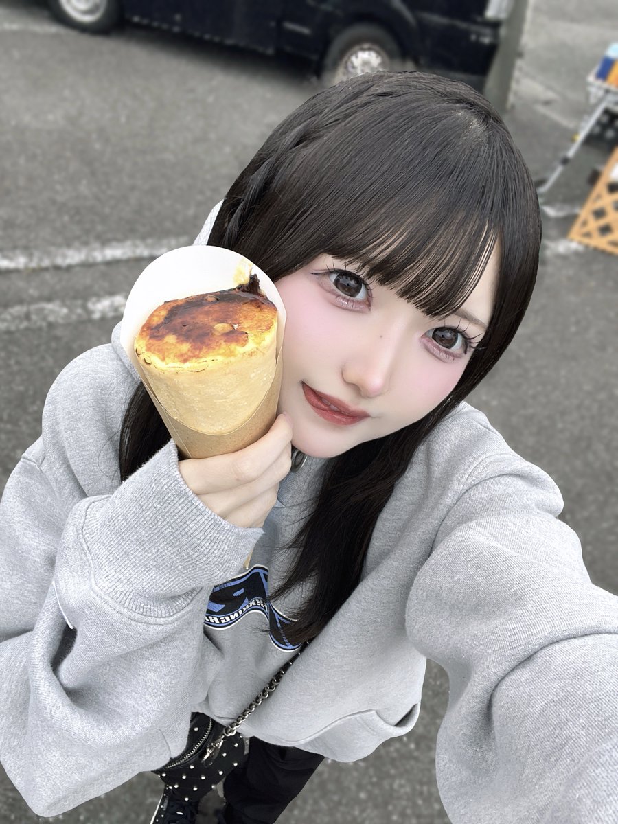 aproof_kanon's tweet photo. いっぱい食べちゃうけど許してくれる？ https://t.co/5D5KicPxXO