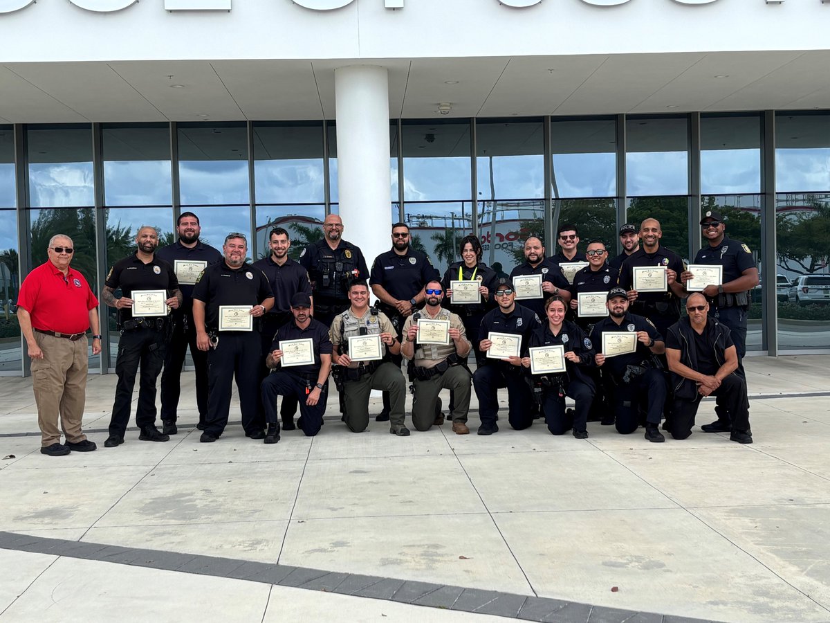 SchoolofJustice's tweet photo. 👏 We proudly hosted our first Intoxilyzer 9000 training class in over a decade! Congrats to the officers who completed the new 24-hour certification course, and thank you to instructors Luis Taborda and George Pacheco for their leadership in law enforcement training. 🚓 https://t.co/uNMuwHgagK