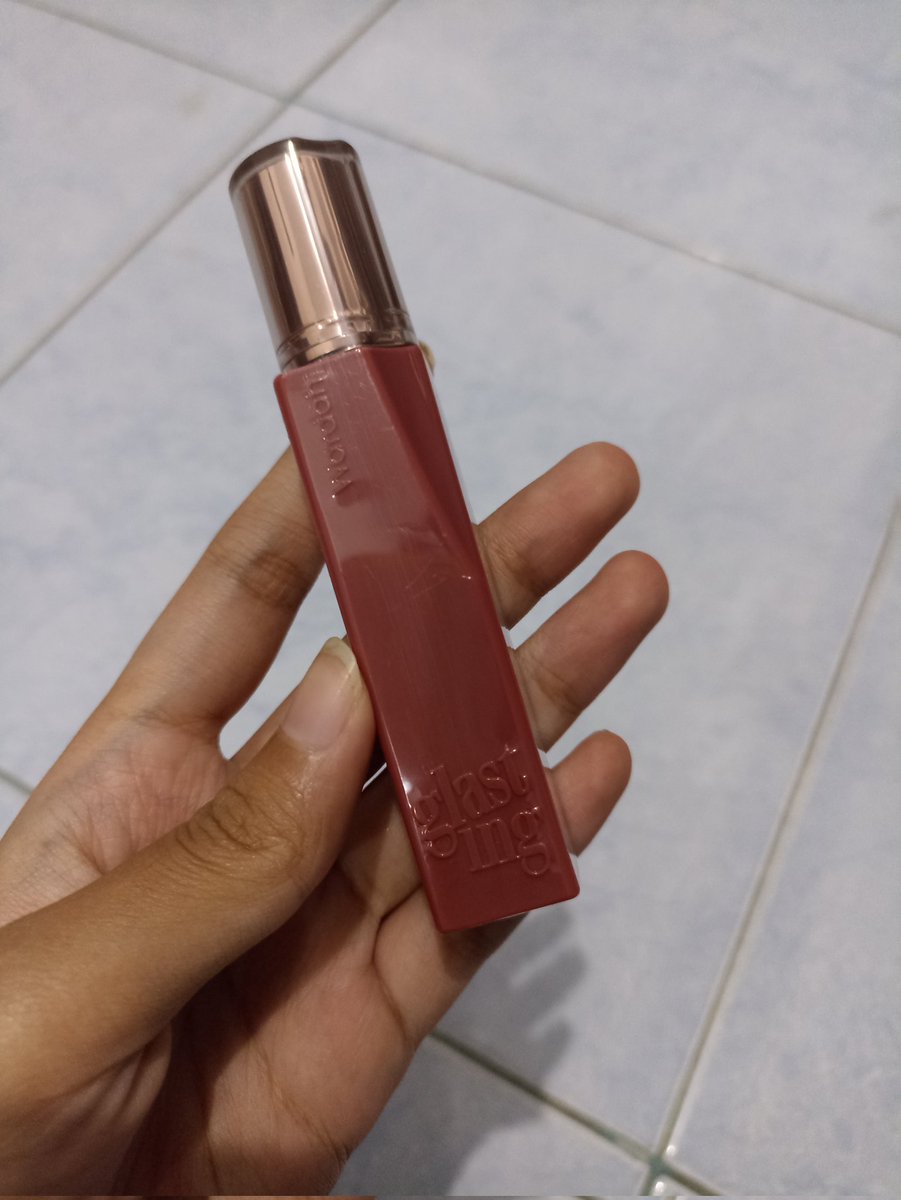 kaeruyooo's tweet photo. WTS
Preloved Wardah glasting shade 12 shine sorbet. Baru 1 kali swipe. Aku jual karna kurang cocok di aku. bisa via shopee ya https://t.co/HA01UY59w6