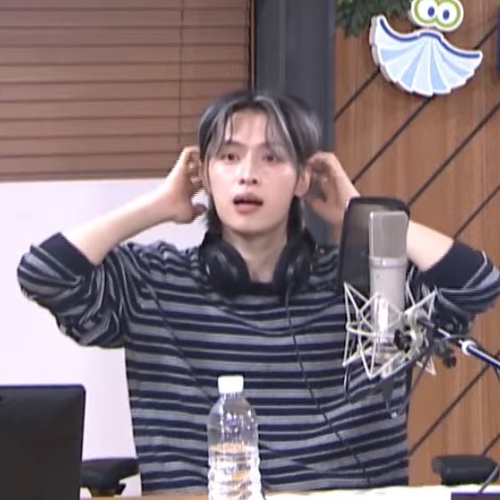 몰름이 tweet media