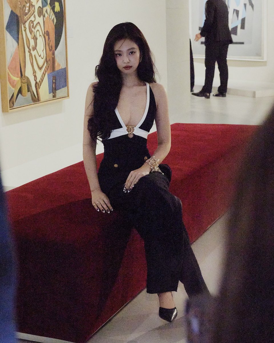 jennie pics tweet media
