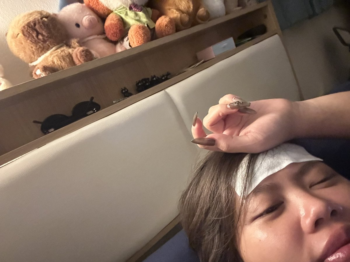 ffff_pp1's tweet photo. เดี๋ยวแดดเดี๋ยวฝน เรียบร้อย🤒 https://t.co/BZdK3X6sR2
