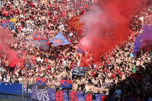 bizitzabasatia's tweet photo. Lorient,Oviedo,Zaragoza,Mallorca,Huesca,Donosti,Vallekas,Getafe...otra temporada más llena de dificultades y superación, orgullosos de los nuestros,los que verdaderamente no se rinden 
AMORE EMATEA EZ DA AUKERA
INDAR GORRI AURRERA! https://t.co/ghrInos4kL