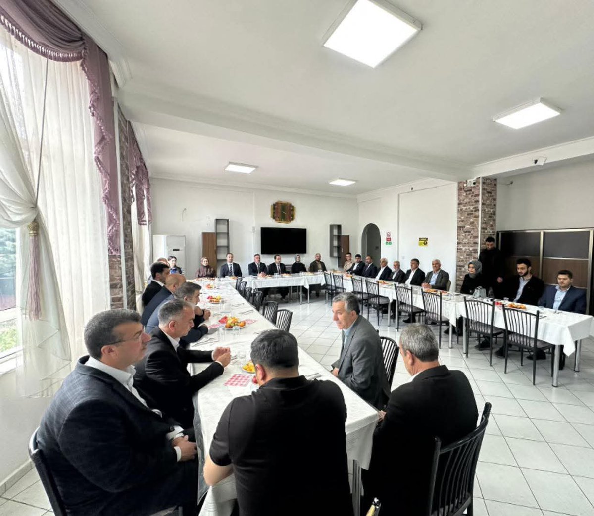 ridvankoc23's tweet photo. 📍Kurban Bayramı Programı 

İlçe Kaymakamımız Sn.Abdulhamid Uyar, İlçe Belediye Başkanı Sn.Vahap Gök, Asliye Hukuk Hakimi Sn.Mustafa Yaymacı, Cumhuriyet Savcısı Sn.Ayşe Nur Yılmaz, İl Genel Meclis Üyelerimiz, Belediye Meclis Üyelerimiz,Siyasi Parti İlçe Başkanlarımız, Kurum Müdürlerimiz Ve Vatandaşlarımızın Katılımlarıyla Kurban Bayramı Programımızı Gerçekleştirdik.

@CengizDMRKY47 
@isselmanoglu23 
@Turgaydemir2023