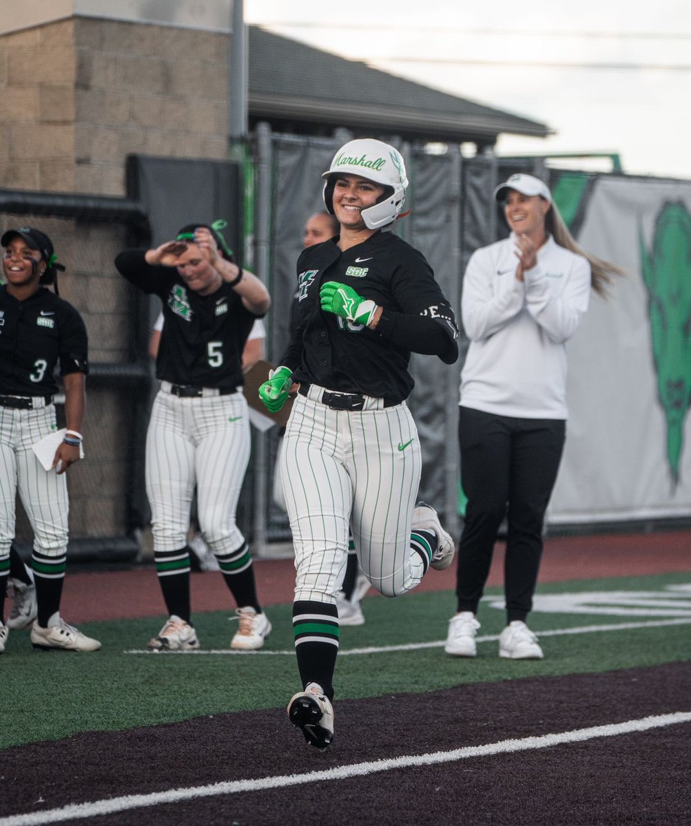 Marshall Softball tweet media