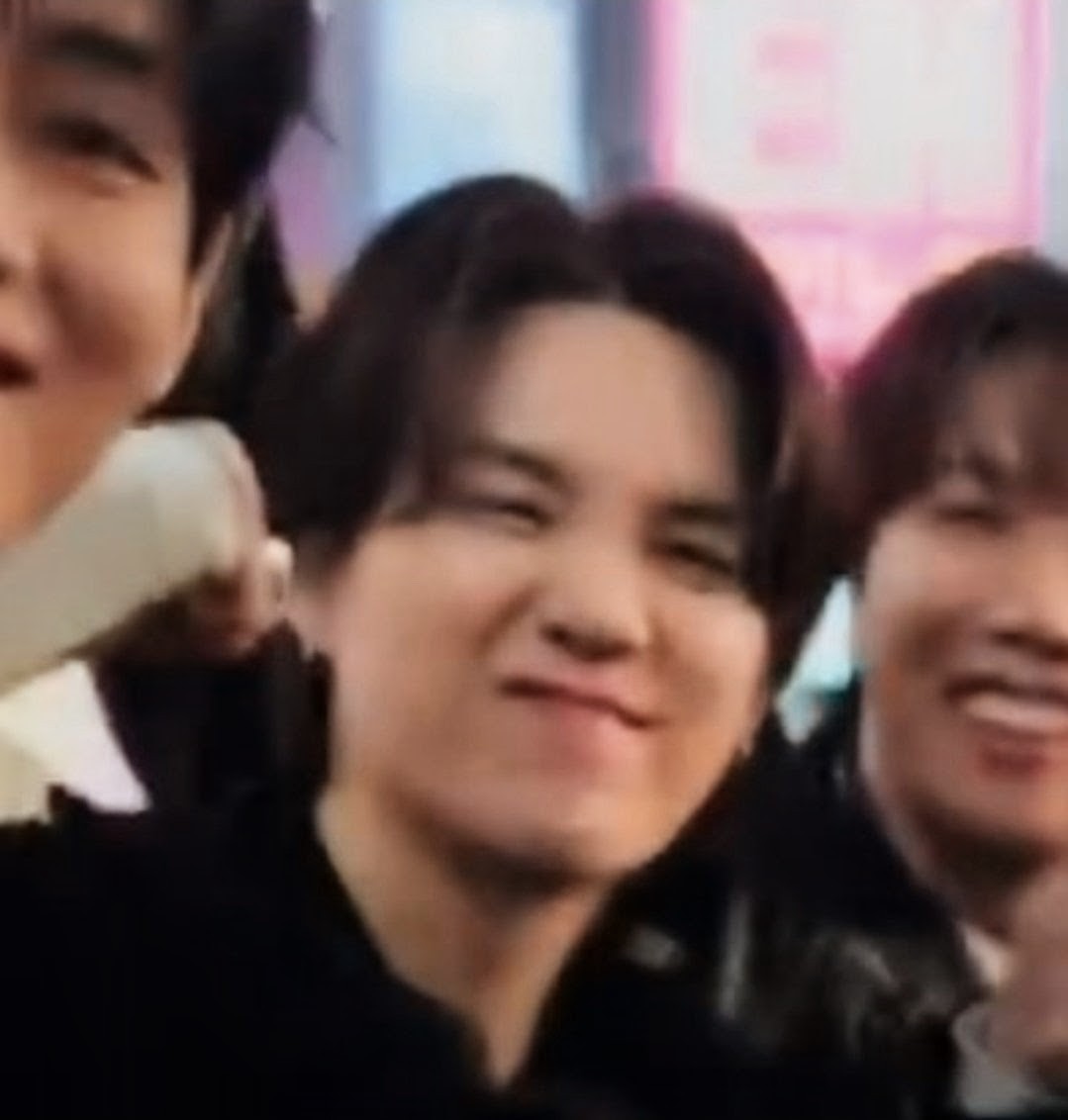 민 tweet media