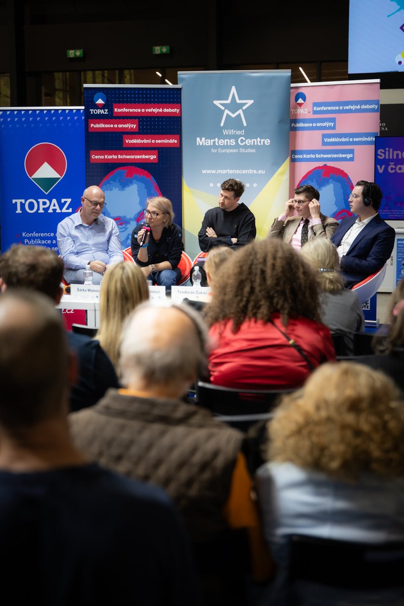 TOPAZcs's tweet photo. 🎙️ Na Světu knihy jsme uspořádali křest publikace a debatu s názvem Silná Evropa v časech krize, kterou jsme vydali společně s Wilfried Martens Centre for European Studies, rakouským Campus Tivoli a litevským Institute of European Right.

https://t.co/mGYQu7Za8k https://t.co/uU2iOnvh1E