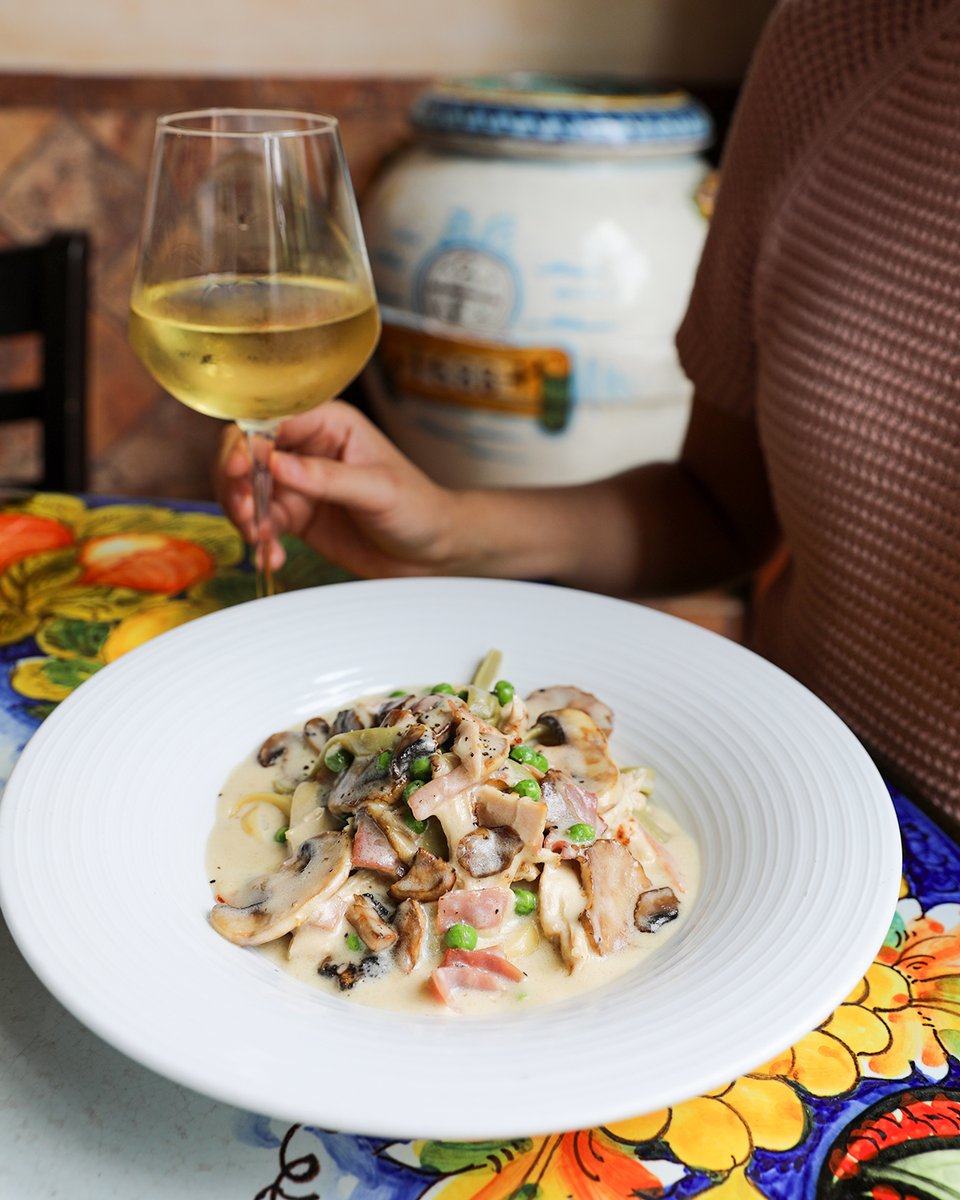 GrottoItalian's tweet photo. Pasta + wine? A combo that just can't be beat. https://t.co/2ntJqHDPAL