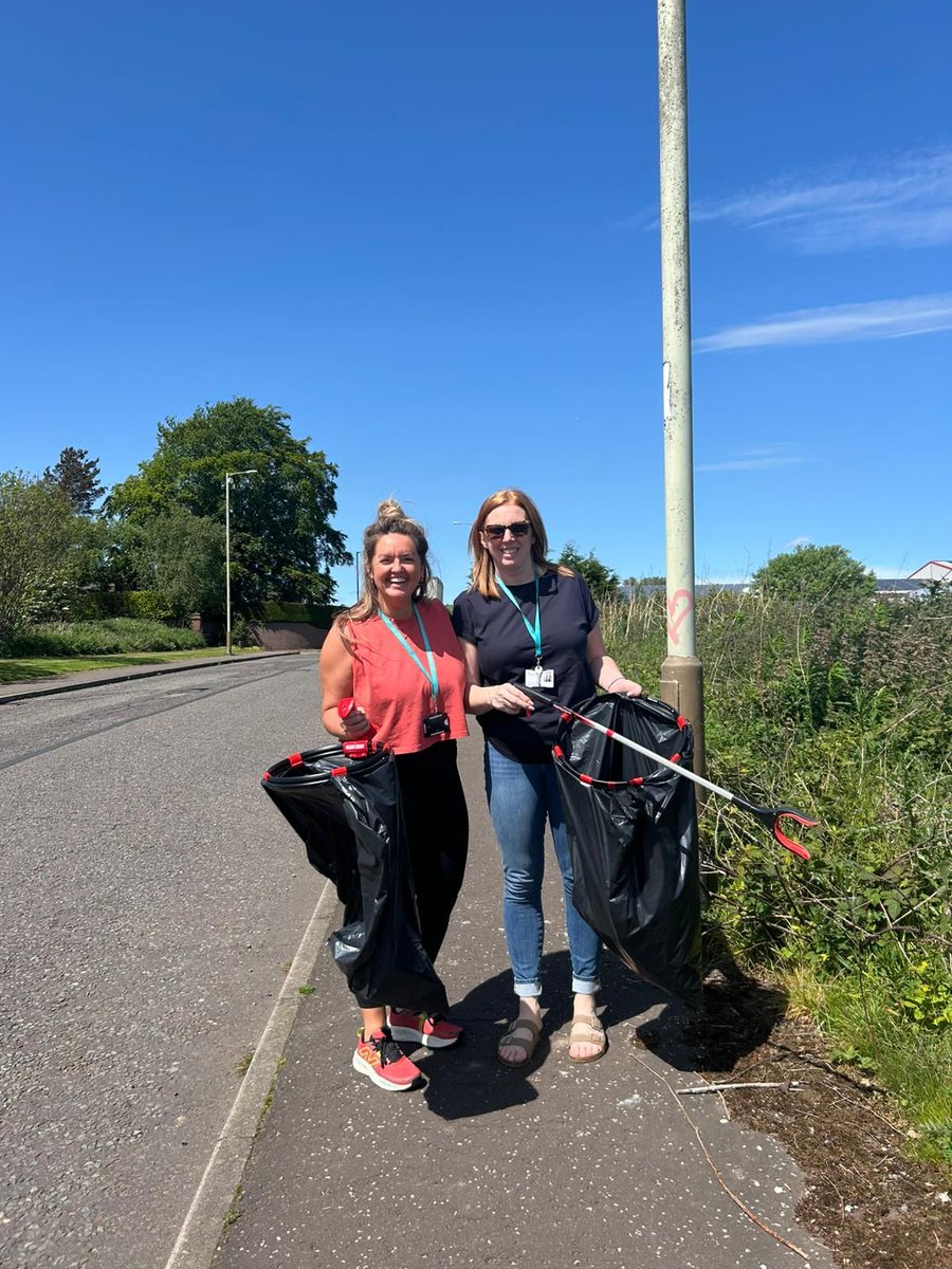 espgrp's tweet photo. The ESP team took advantage of the Bank Holiday yesterday by heading out for a litter pick around Kirkton Industrial Estate.
 
Big thanks to Connor for organising everything, and to Amelia, Josh, Gabriel, Blaire, Julie, Ashley, Kerri and Stacey for getting stuck in! https://t.co/cMX9A8kaQ9