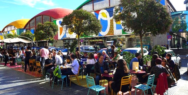 PuertaToledoH's tweet photo. 😎Si paseas las calles de los barrios de #Madrid verás diferentes personas, de muy distintas culturas, conviviendo en armonía. ¡Es uno de los superpoderes de nuestra ciudad!😜  https://t.co/Po2qO4jYZZ #HotelMadrid #HotelMadridCentro #MadridEstáDeModa #Madrileñear #Escapadas https://t.co/jaKA7Rjsrd