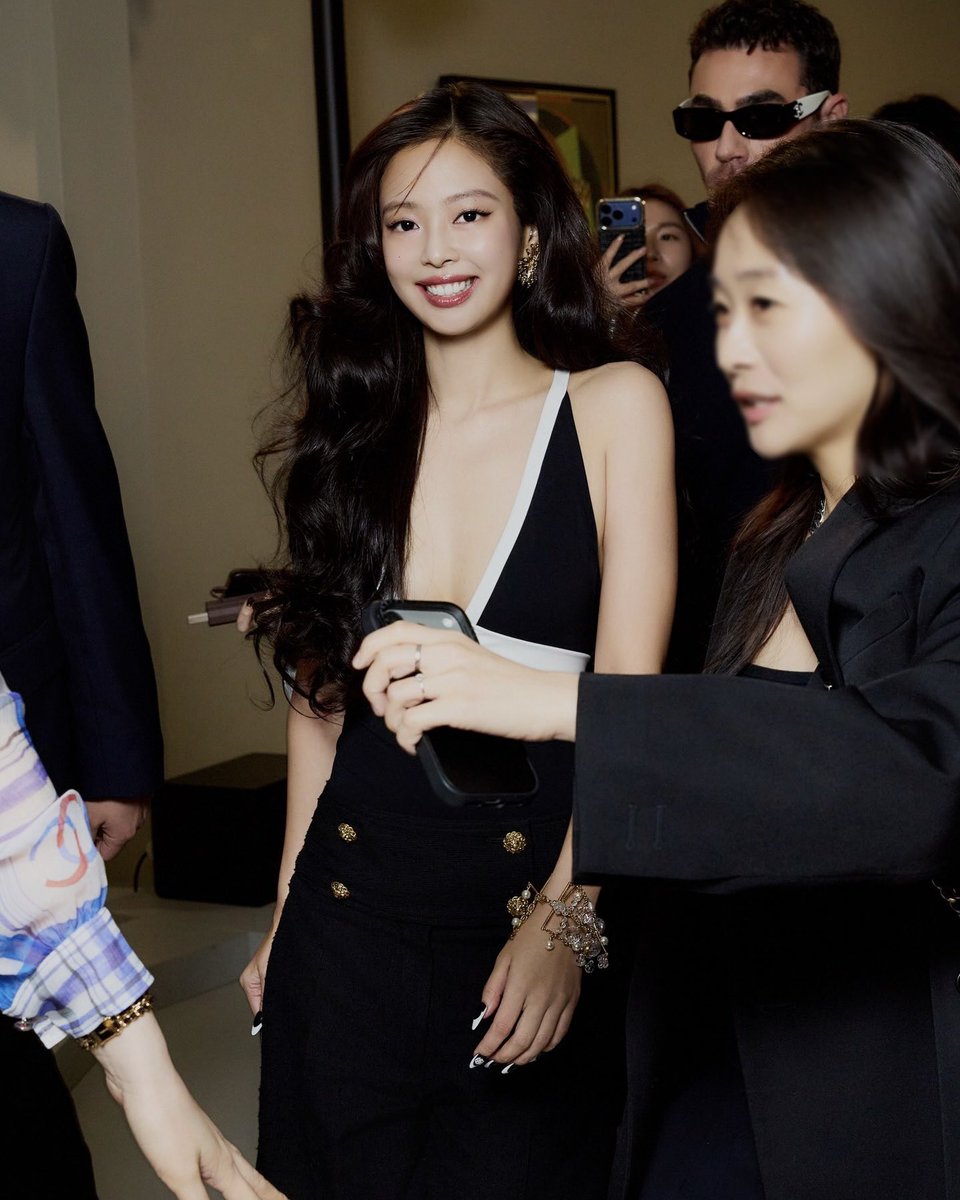 jennie pics tweet media
