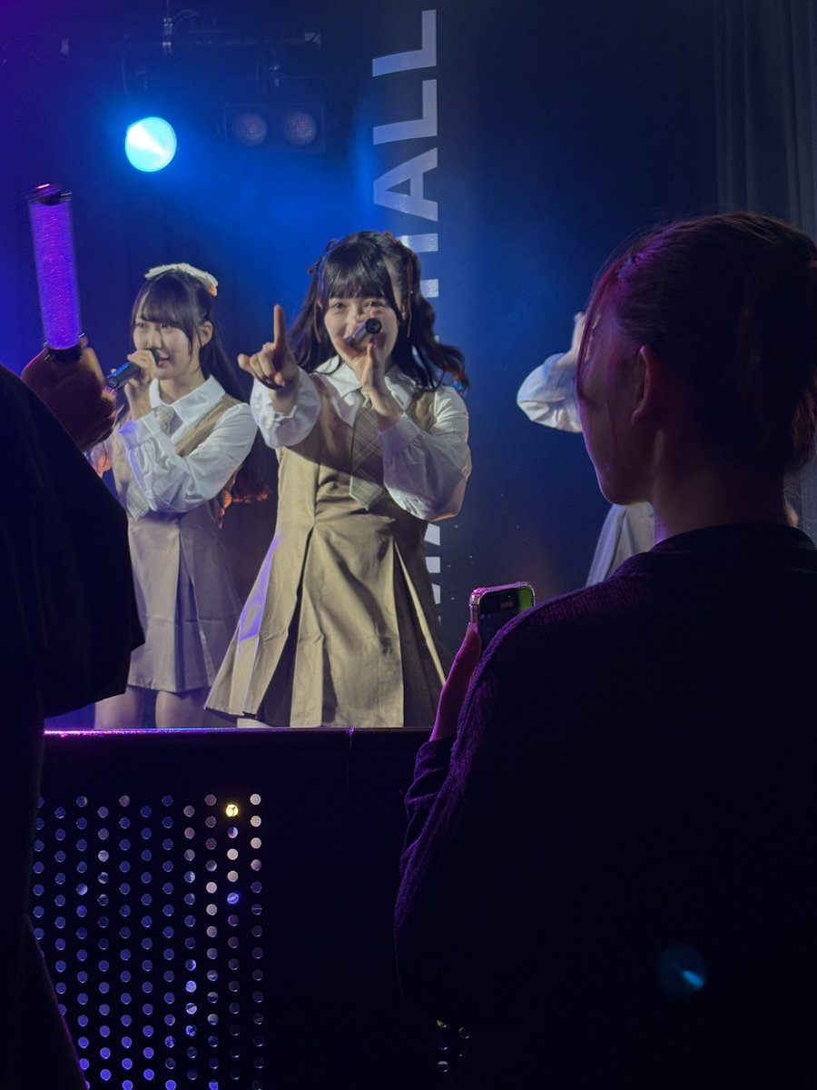 みお tweet media