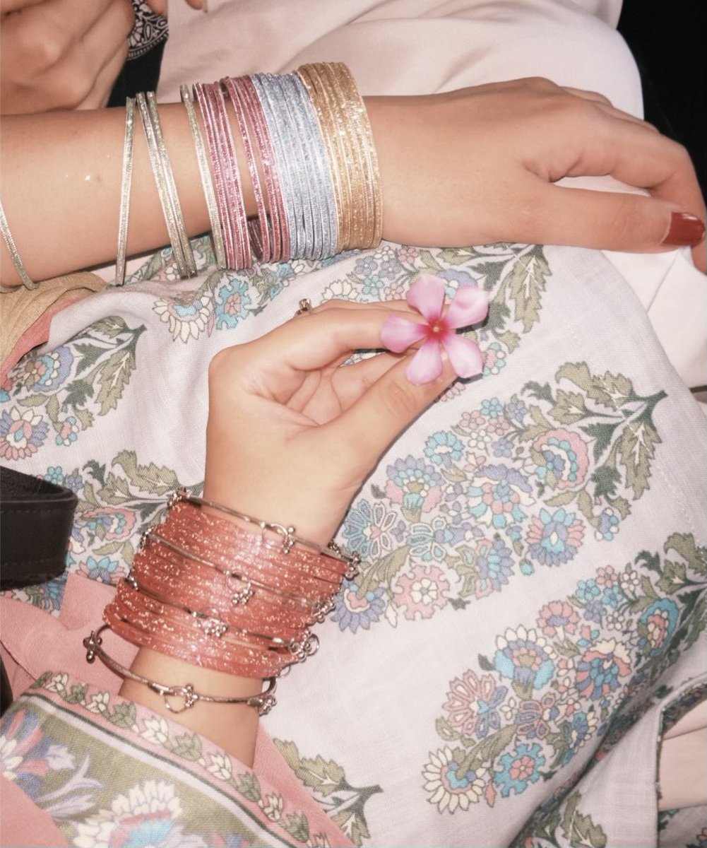 ajeewbb's tweet photo. Ain’t these the cutestttt🌸🦋🤍 https://t.co/wVzbhXl7JX