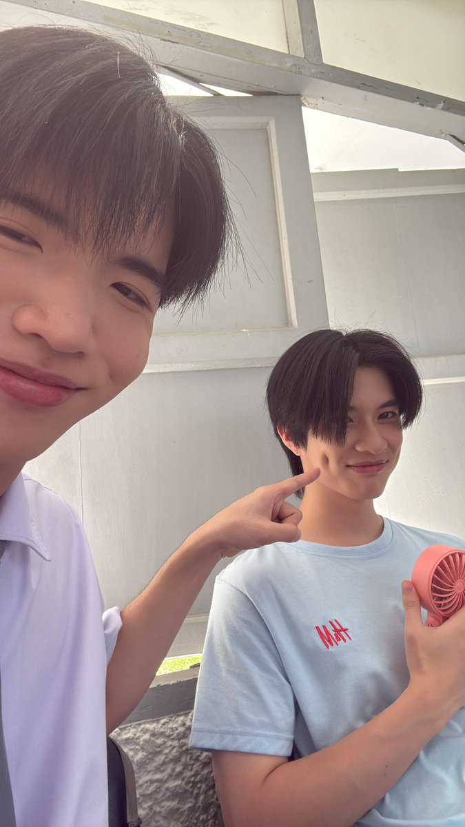 knkeeno's tweet photo. Hai, kenalin enih my besfren Ahmad Toton Suroton. Spesialisnya jadi cwk imud, kekurangannya jadi cwk imud. ☺️ https://t.co/UWXHISMgth