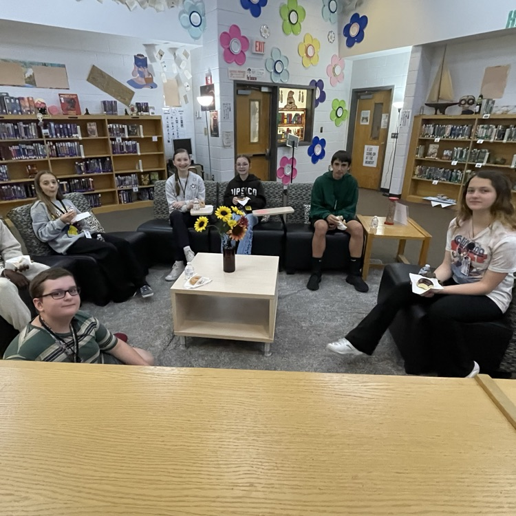 HugoOwensMS's tweet photo. Double the celebrations on Friday! We honored our brilliant Scholars of the Month with a special breakfast, and thanked our amazing top library helpers with a well-deserved donut breakfast! So proud of these students' hard work and dedication! #StudentSuccess #LibraryHelpers https://t.co/MecU0rS6RV