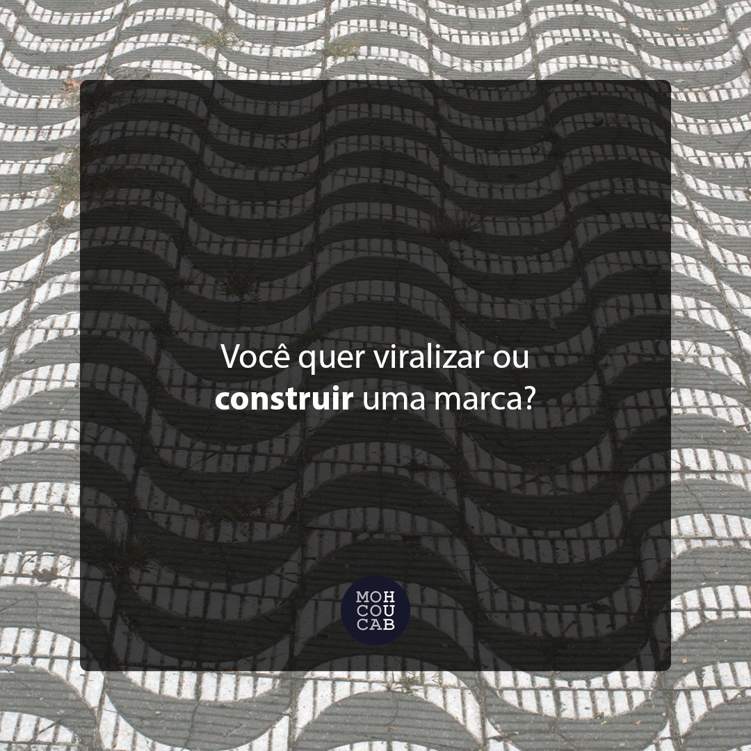 mococahub's tweet photo. A primeira opção pode acontecer de um dia para o outro, a qualquer momento. Já o segundo caminho, exige mais comprometimento estratégico, visão de longo prazo, ter realmente convicção em uma proposta de valor e ser coerente para criar um produto ou serviço original. https://t.co/OgWl218NJf
