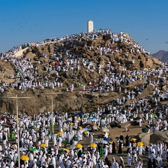 dhai_aq's tweet photo. ﴿يَا لَيْتَنِي كُنتُ مَعَهُمْ فَأَفُوزَ فَوْزًا عَظِيمًا﴾
اللهم تقبل حجهم واجعله حج مبرور وسعي مشكور وذنب مغفور🤍
 #قاصد_عرفه #يوم_عرفه https://t.co/F8kXwwqsJ6