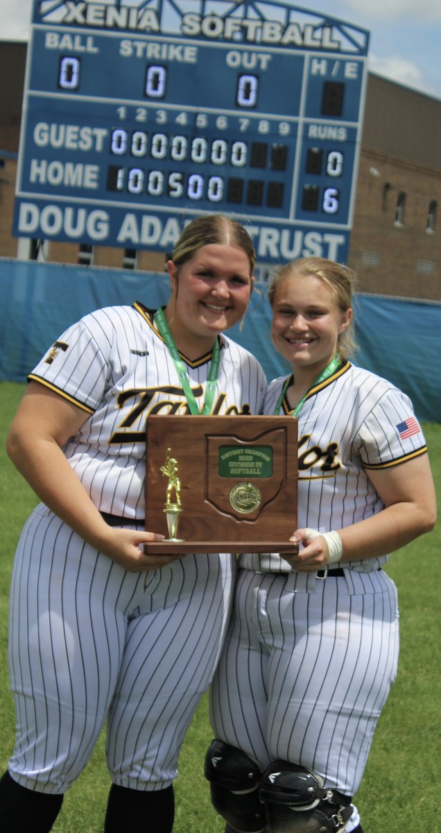 EllieS_2027's tweet photo. District Champs! Pitched a full game shutout with my catcher @apross6. Had 14ks, 4 hits, 3BBs. Went 2-3 at the plate with a double. On to Regional Semi’s. @TaylorYJAD @THSSoftball2023 @Ohiohawks09King @CoastRecruits @LegacyLegendsS1 @ImpactRetweets @IHartFastpitch @Get2CollegAth https://t.co/6d78igQeQQ