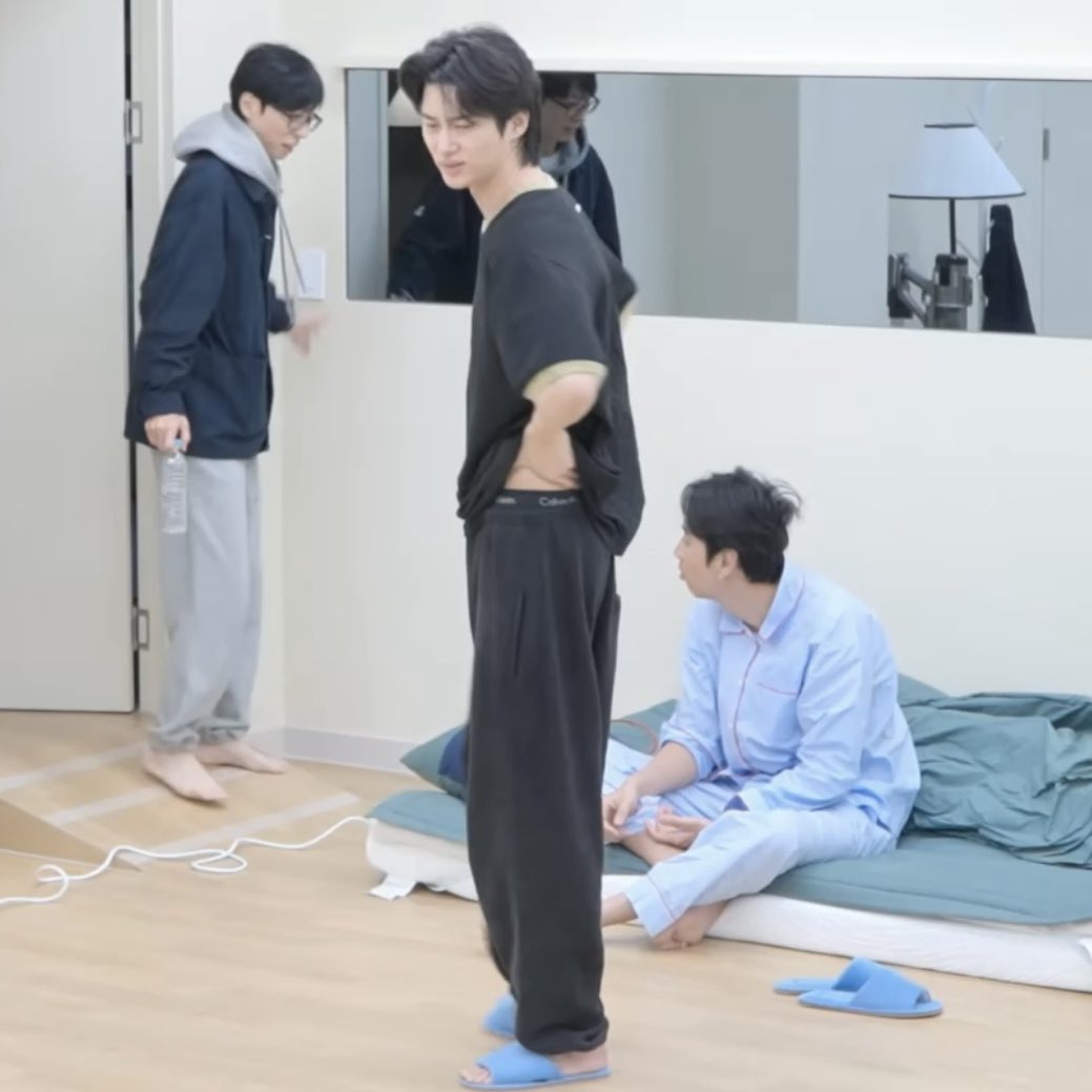 통통 tweet media