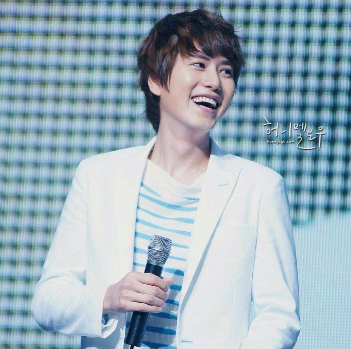 gyuhyuni's tweet photo. #규현_20주년_앞으로도사랑해
#규현아_사랑해

you truly look the best when you’re on stage 💟 https://t.co/Yplc1pUGKh