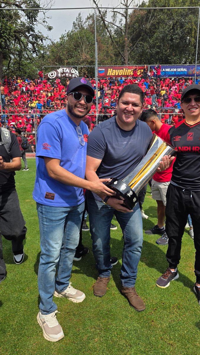 RodrigoQuinez's tweet photo. La 33 🔴🔵 https://t.co/mUU4WbMB7n
