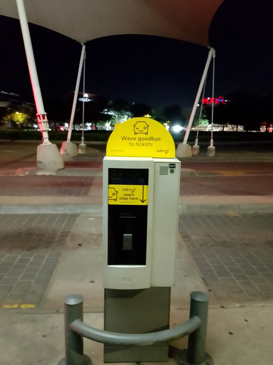 BonekaImages's tweet photo. We loved bringing this #admyt parking signage to life at Menlyn Mall. Next time you're skipping the queue, take a look at our handywork on the pay stations, floors, and barriers! 📷
#Signage #Wayfinding #PrintAndManufacturing #OutofHome #CustomSignage https://t.co/BvUSULJYbU