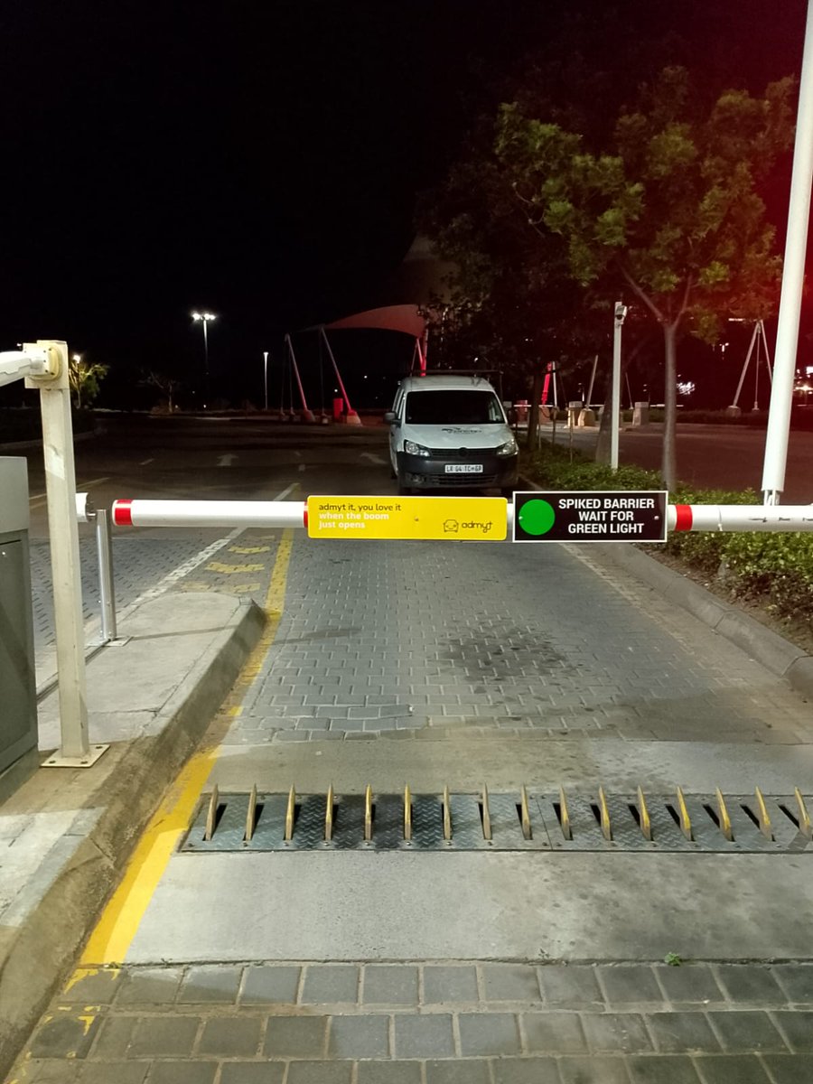 BonekaImages's tweet photo. We loved bringing this #admyt parking signage to life at Menlyn Mall. Next time you're skipping the queue, take a look at our handywork on the pay stations, floors, and barriers! 📷
#Signage #Wayfinding #PrintAndManufacturing #OutofHome #CustomSignage https://t.co/BvUSULJYbU
