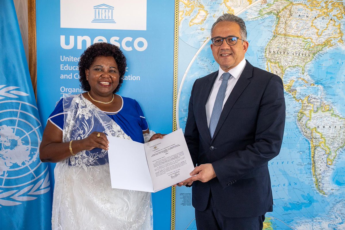 AmbassadeF's tweet photo. Ce mardi 26 mai 2026, S.E.Mme Spès-Caritas NJEBARIKANUYE, Ambassadeur du Burundi en France, a présenté les Lettres de Créances à Monsieur Khaled El-Enany, Directeur Général de l’UNESCO, l’accréditant comme Déléguée Permanente du Burundi auprès de cette Institution. @MAEBurundi @NtareHouse